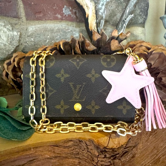 Louis Vuitton Monogram
Porte Monnaie
Billets Tresor Bifold Wallet converted - Picture 1 of 14